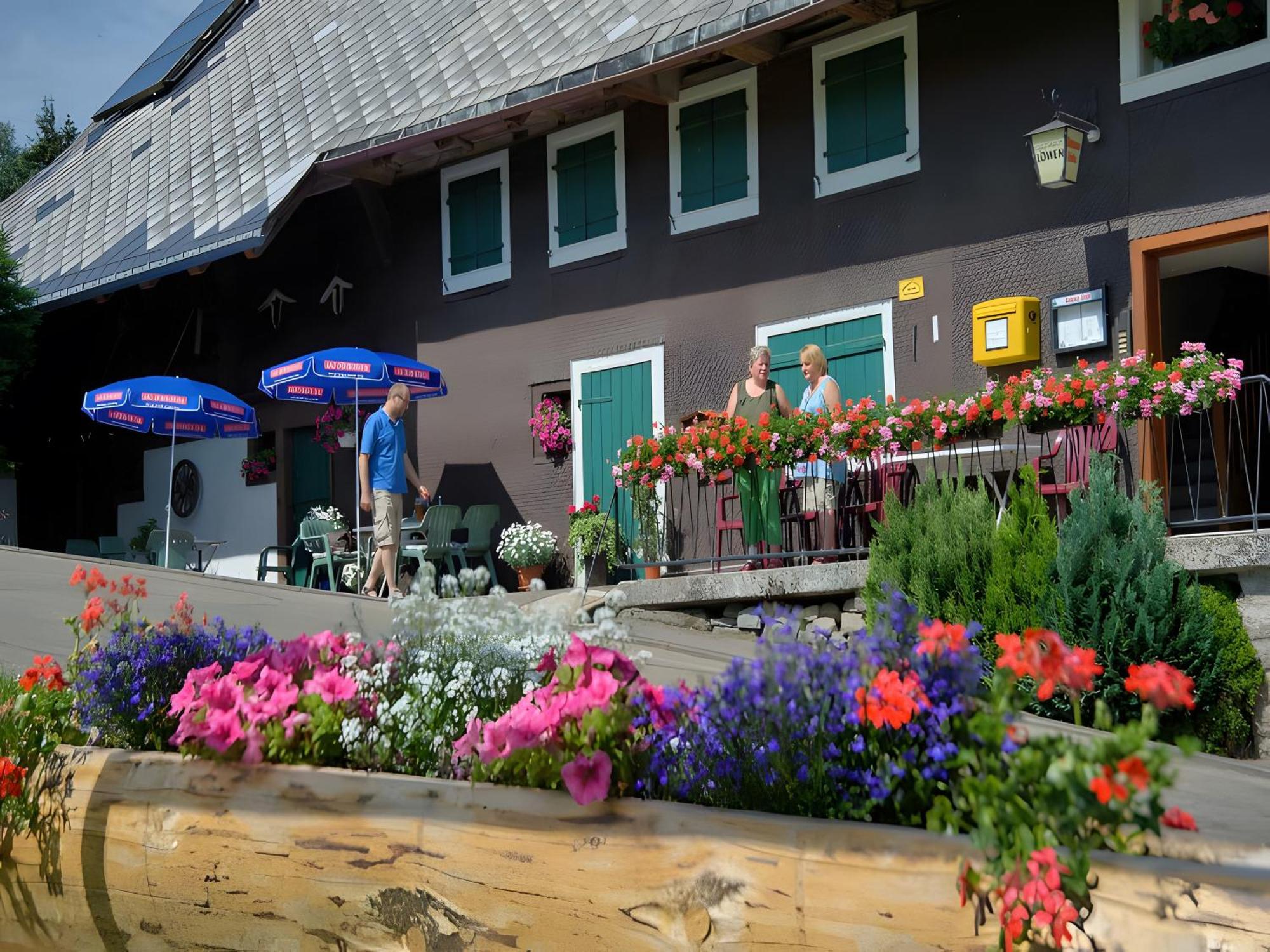 Gasthaus Pension Zum Löwen Grafenhausen Exterior foto